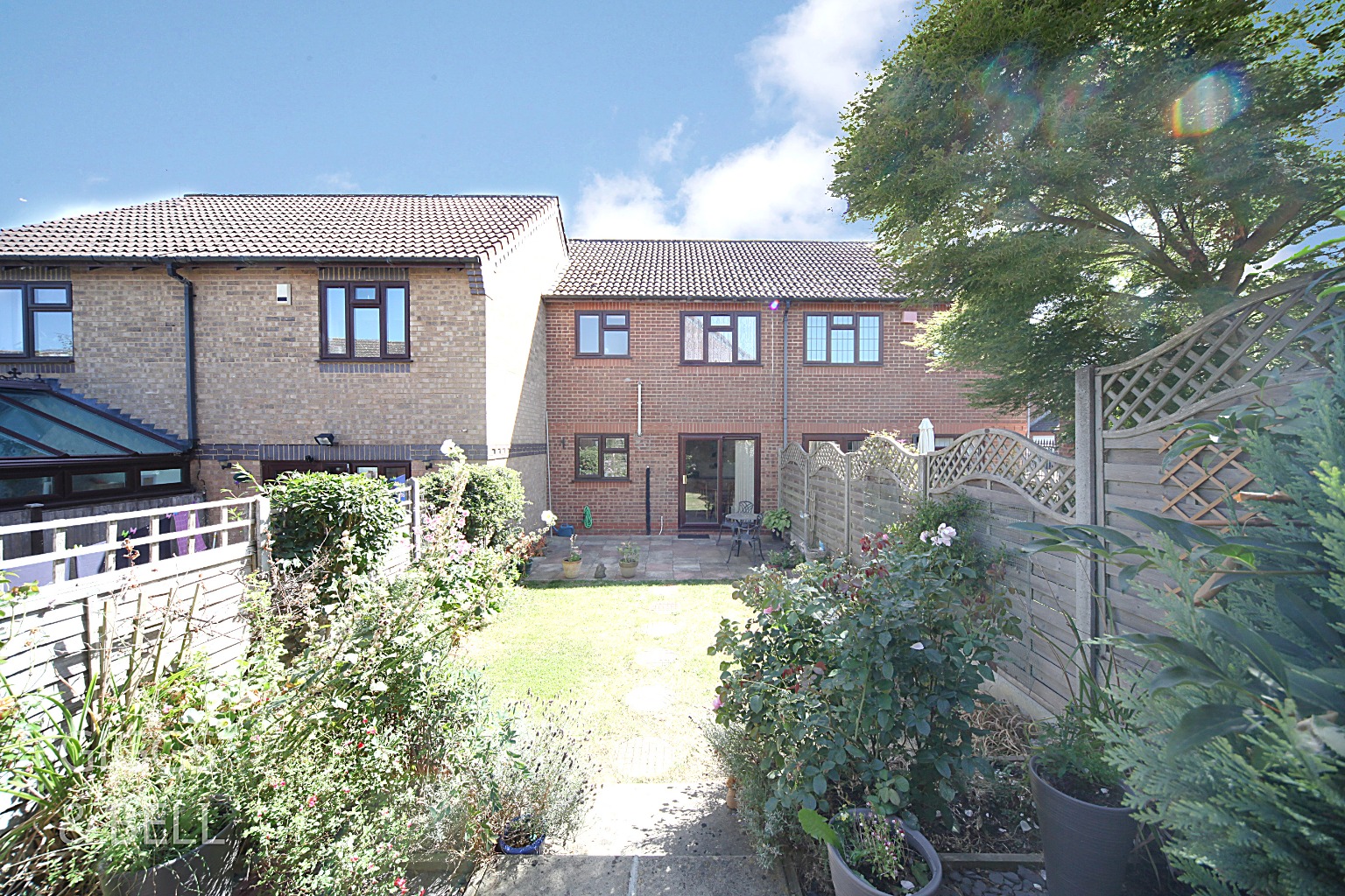 3 bed terraced house for sale in Malthouse Green, Luton 18