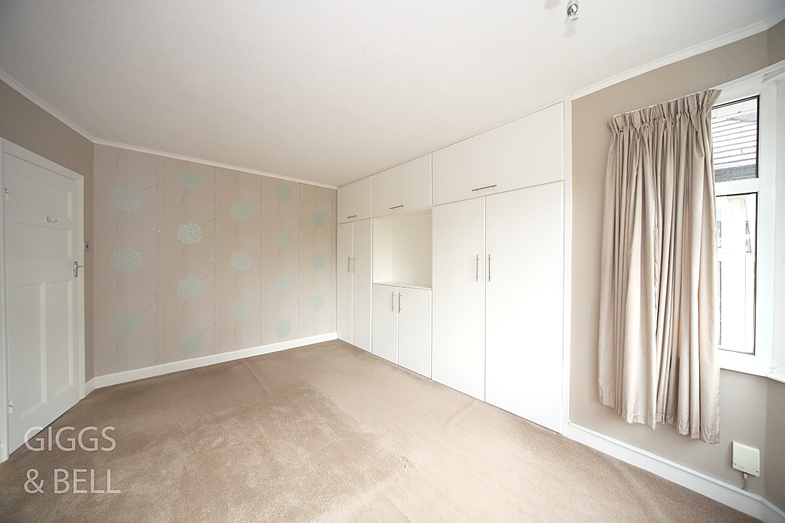 3 bed semi-detached house for sale in West Hill Road, Luton 12