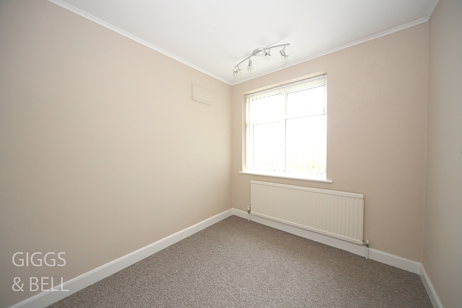 3 bed semi-detached house for sale in West Hill Road, Luton 14