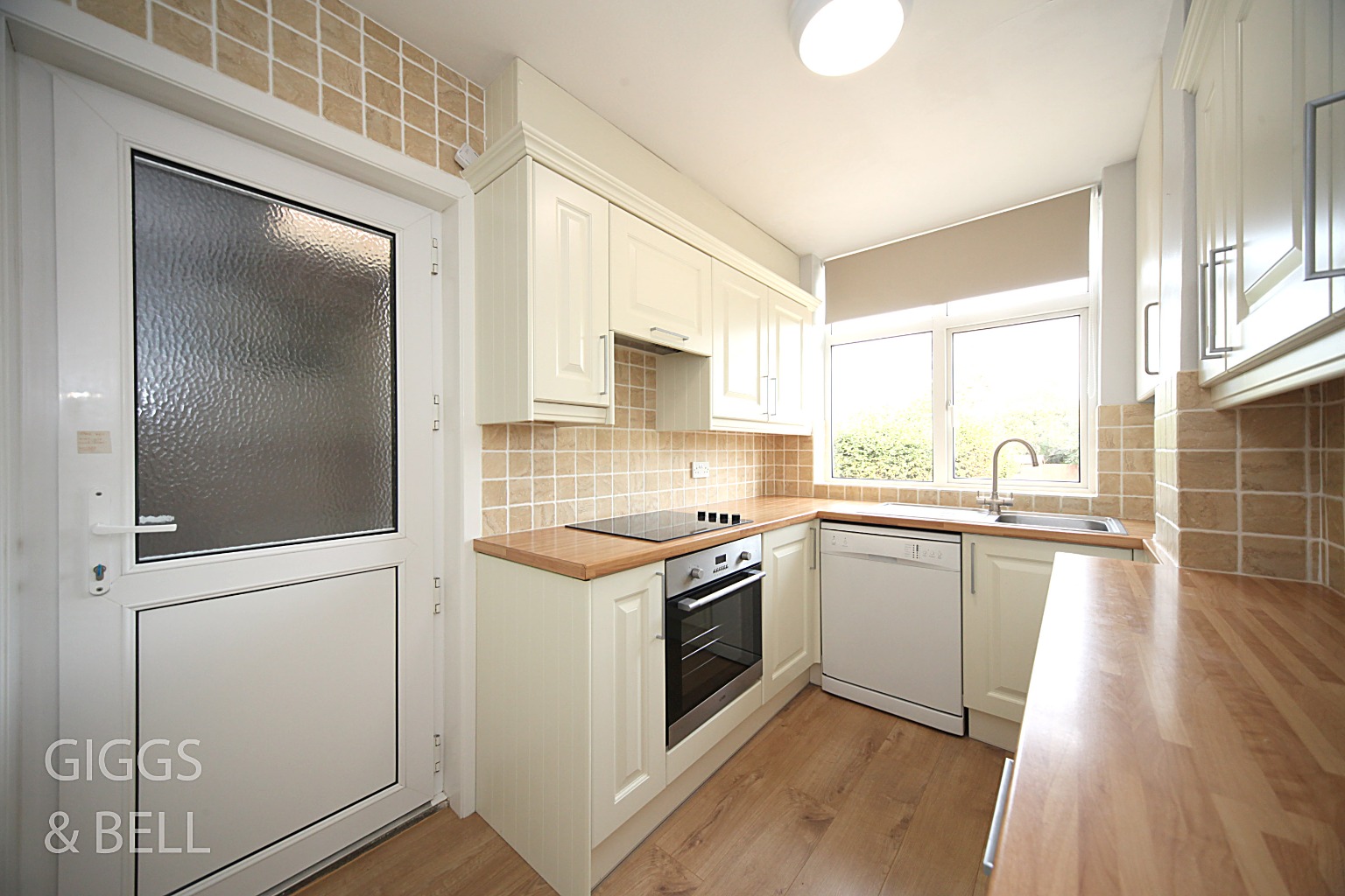 3 bed semi-detached house for sale in West Hill Road, Luton  - Property Image 8