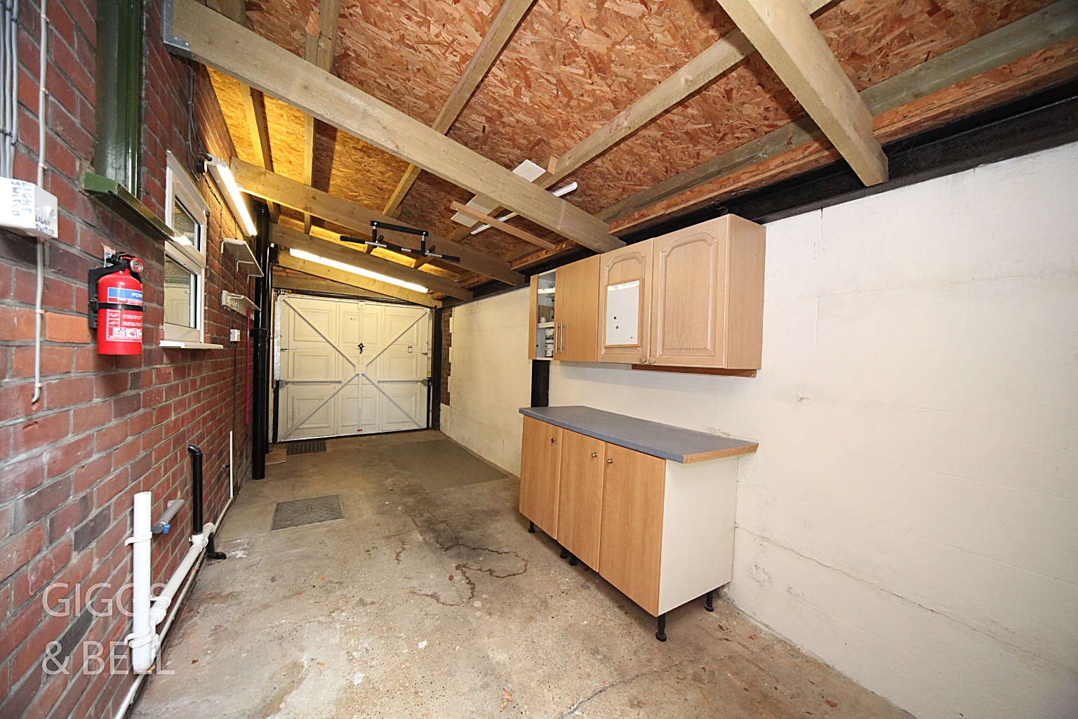 3 bed semi-detached house for sale in West Hill Road, Luton 16