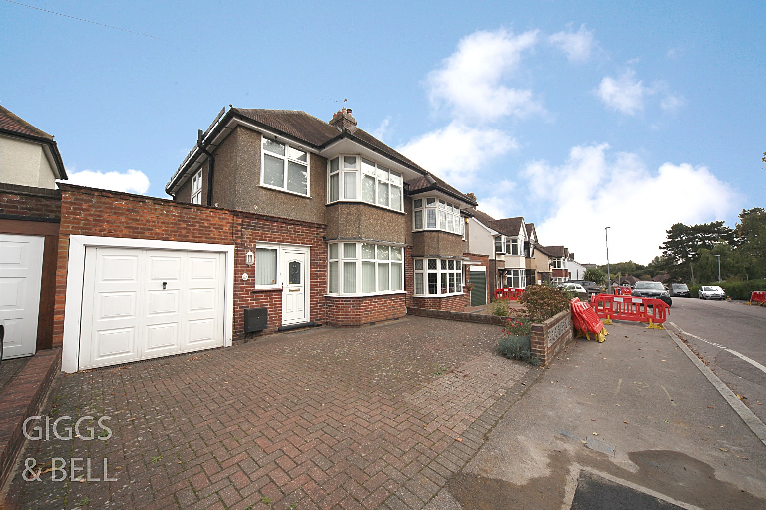 3 bed semi-detached house for sale in West Hill Road, Luton 1