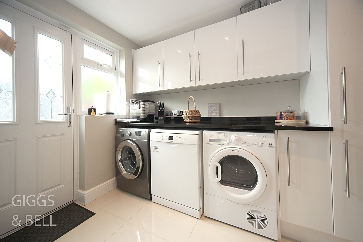 4 bed detached house for sale in Alton Road, Luton 8