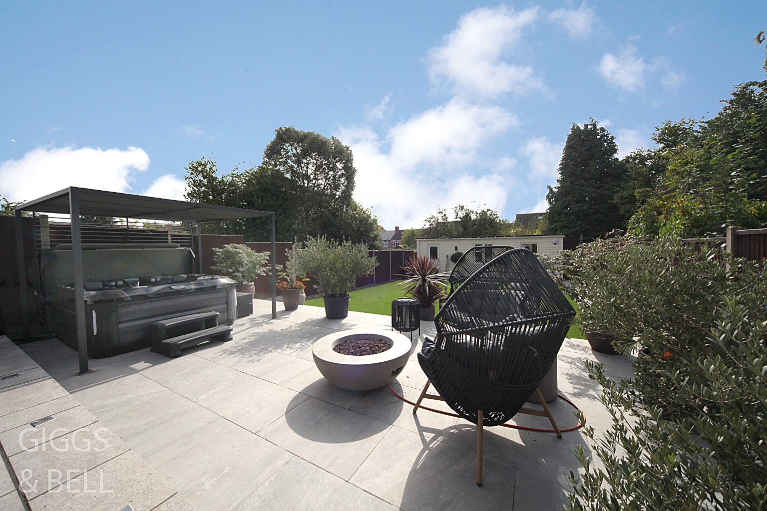 4 bed detached house for sale in Alton Road, Luton 24