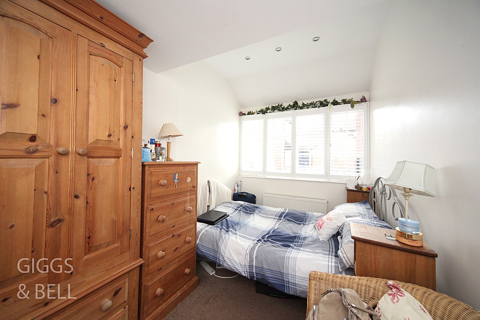 4 bed semi-detached house for sale in Field Fare Green, Luton 12