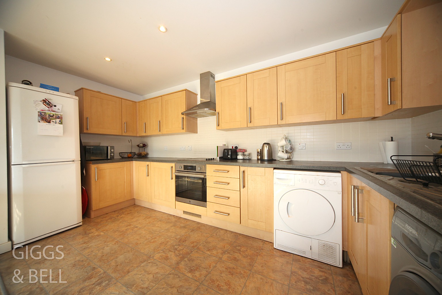 2 bed flat for sale in Holly Street, Luton  - Property Image 6
