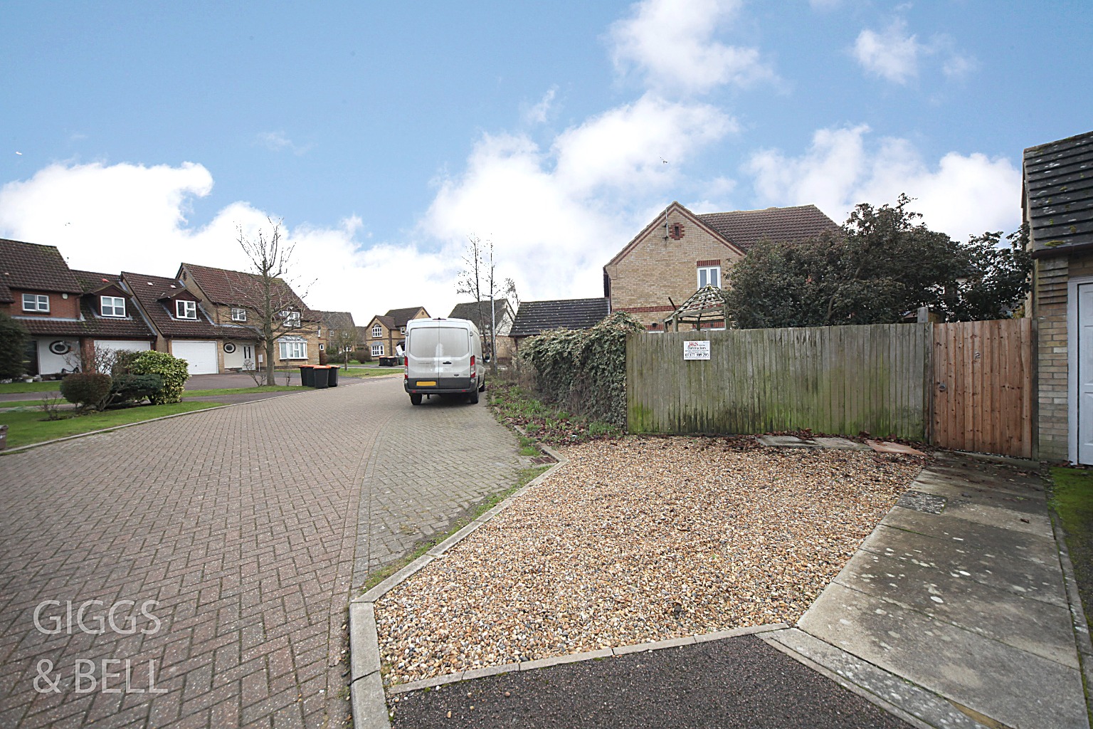 2 bed semi-detached house for sale in The Belfry, Luton 14