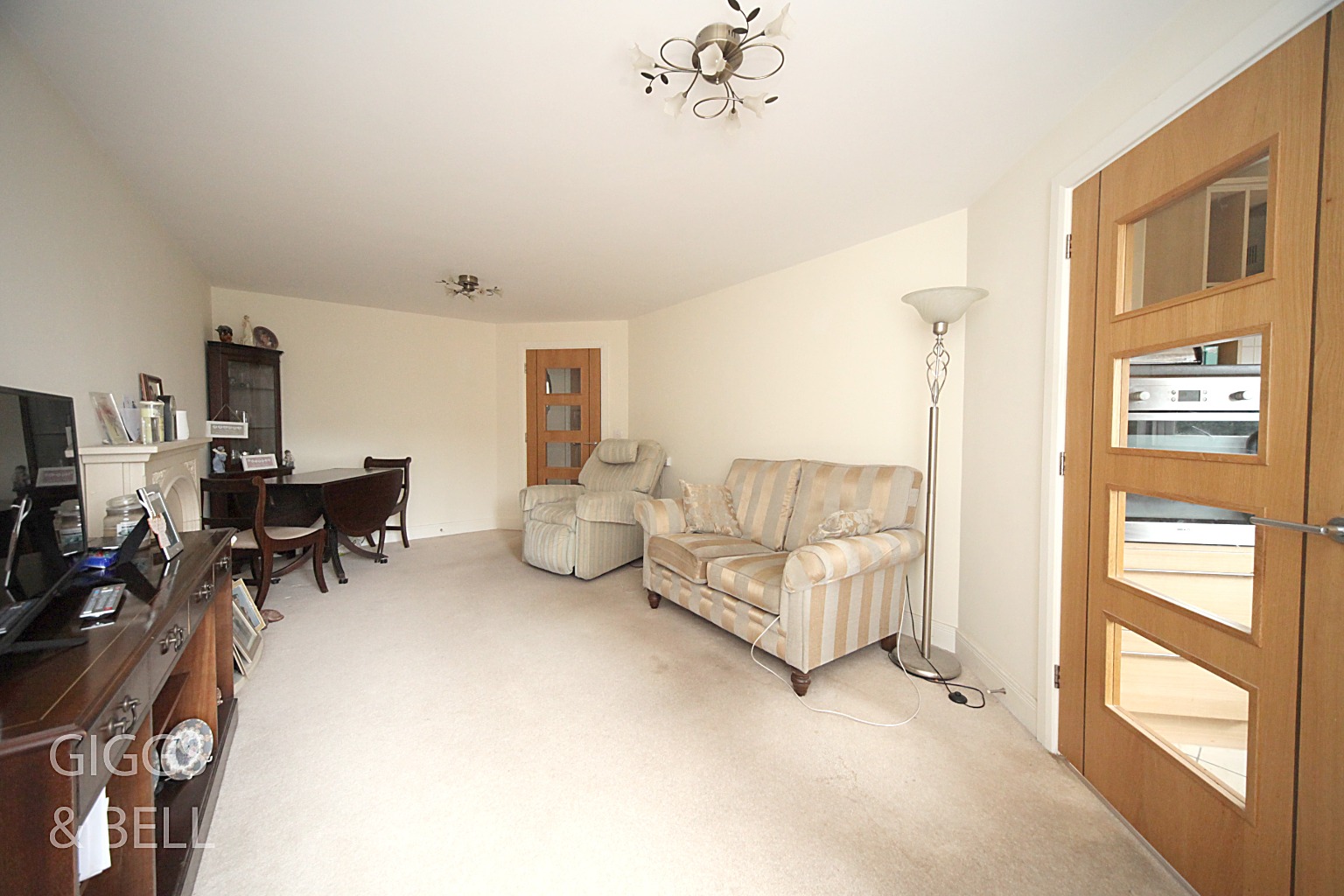2 bed flat for sale in Cannon Lane, Luton 1