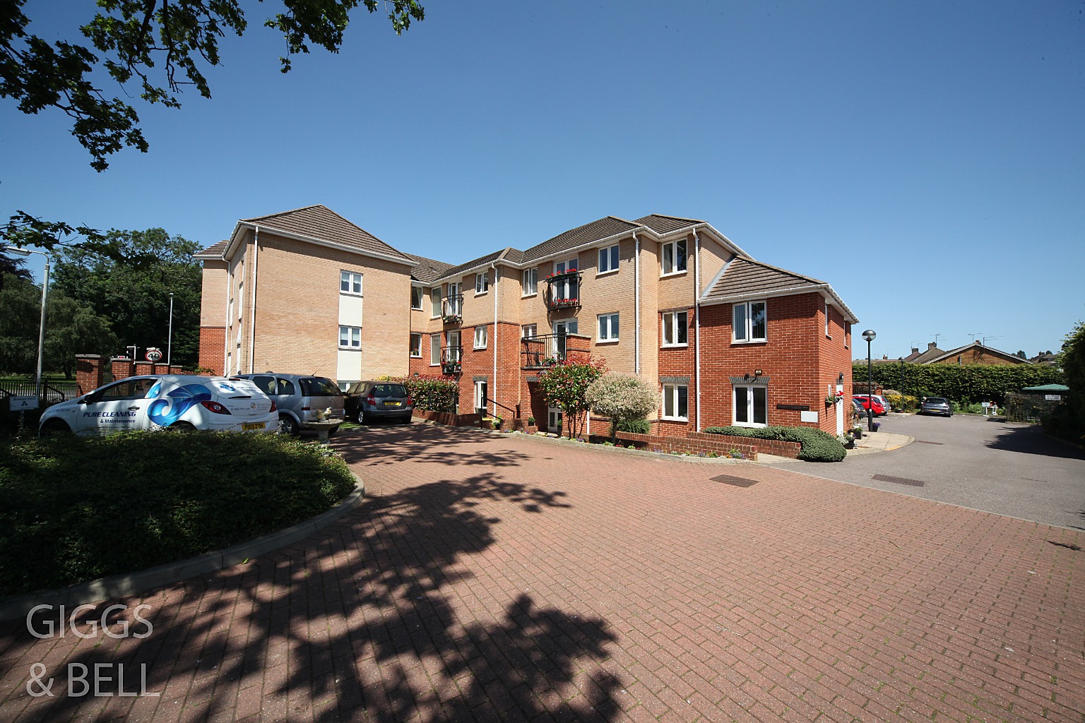 2 bed flat for sale in Cannon Lane, Luton 10