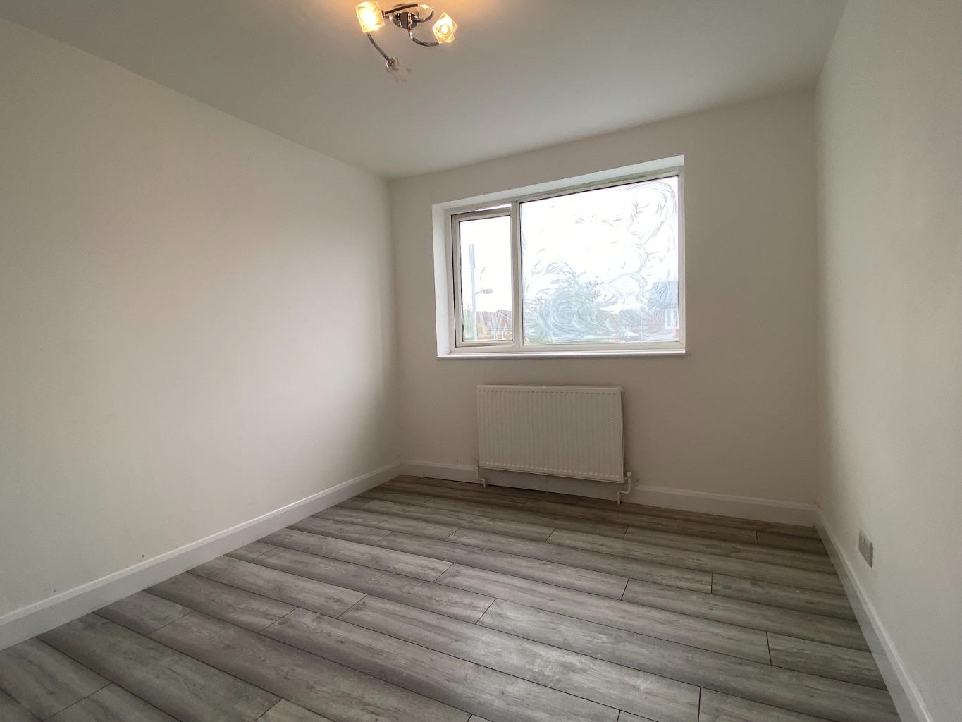 4 bed semi-detached house for sale in Sparrow Close, Luton 8