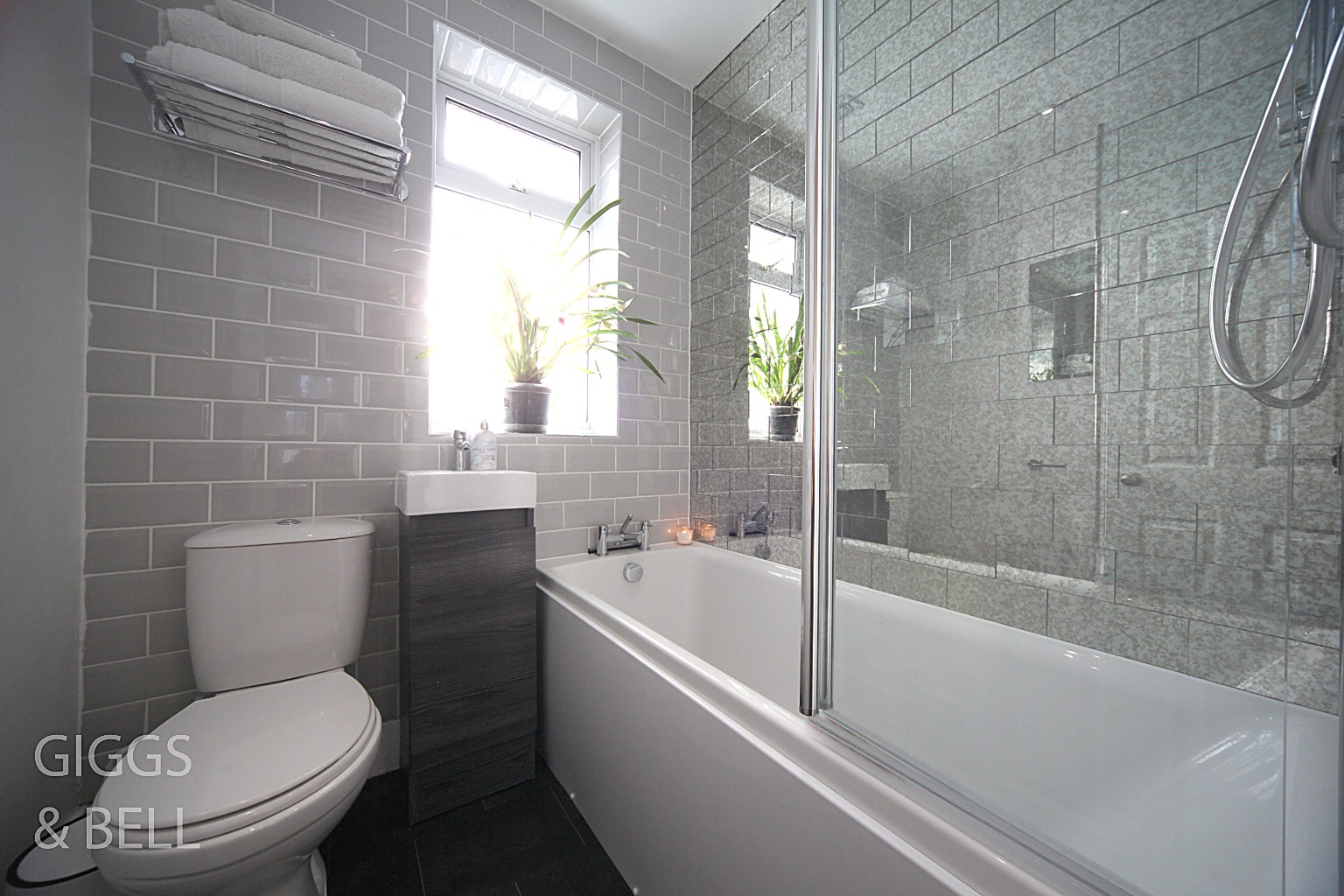 2 bed terraced house for sale in Putteridge Road, Luton 11