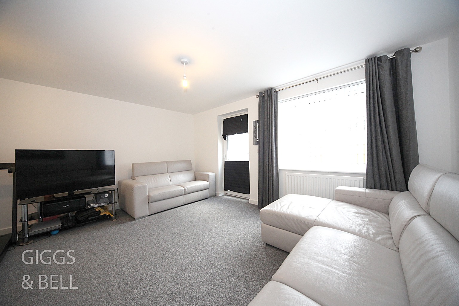 2 bed terraced house for sale in Bongrace Walk, Luton 3