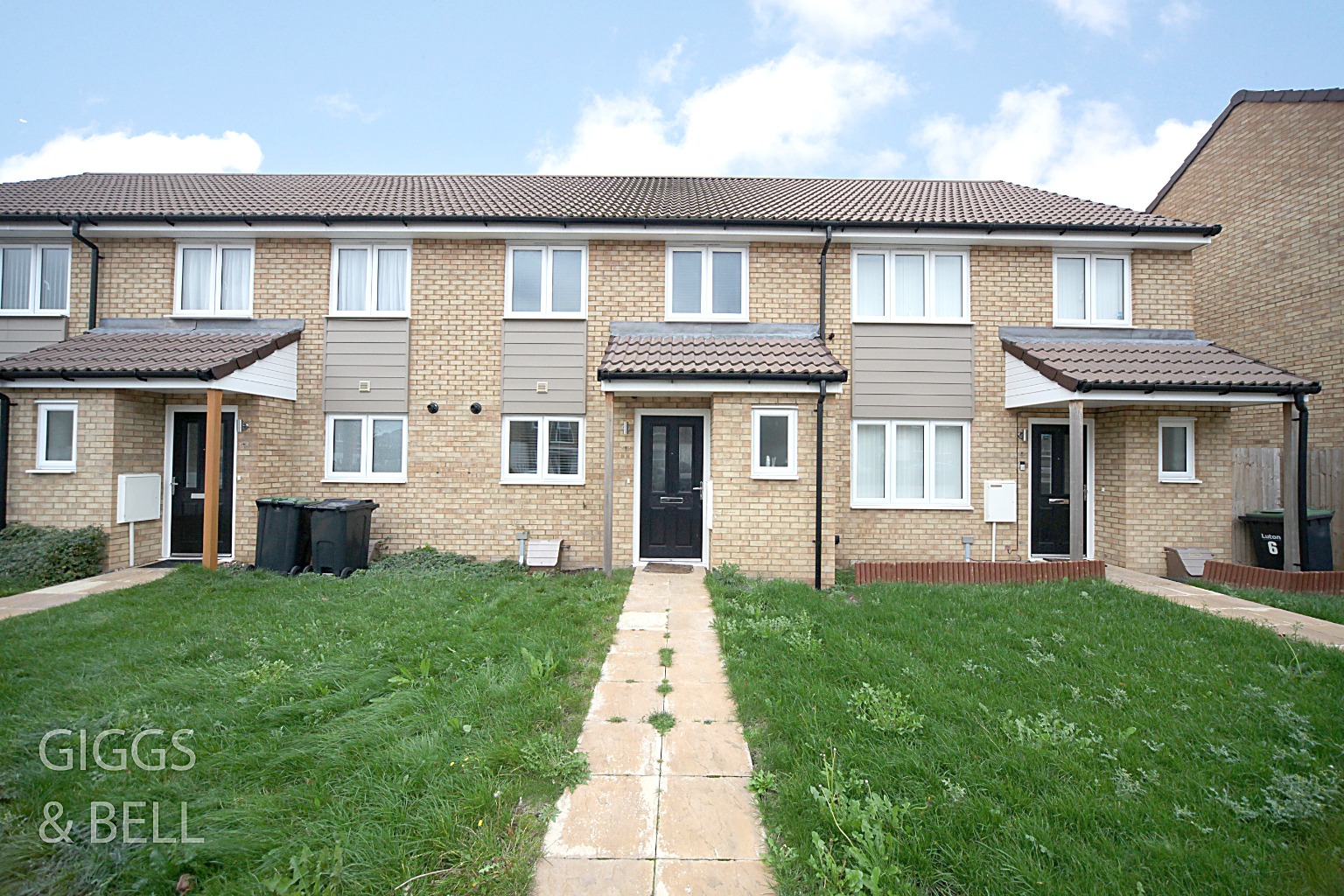 2 bed terraced house for sale in Bongrace Walk, Luton, LU4 