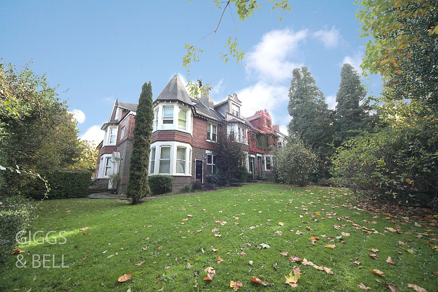 1 bed flat for sale in London Road, Luton - Property Image 1