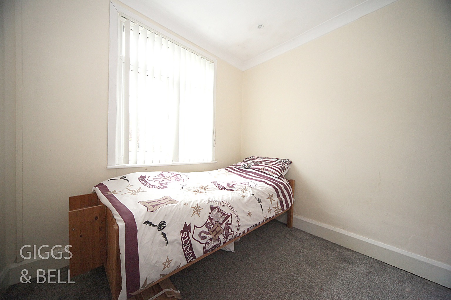 3 bed semi-detached house for sale in Colin Road, Luton  - Property Image 9