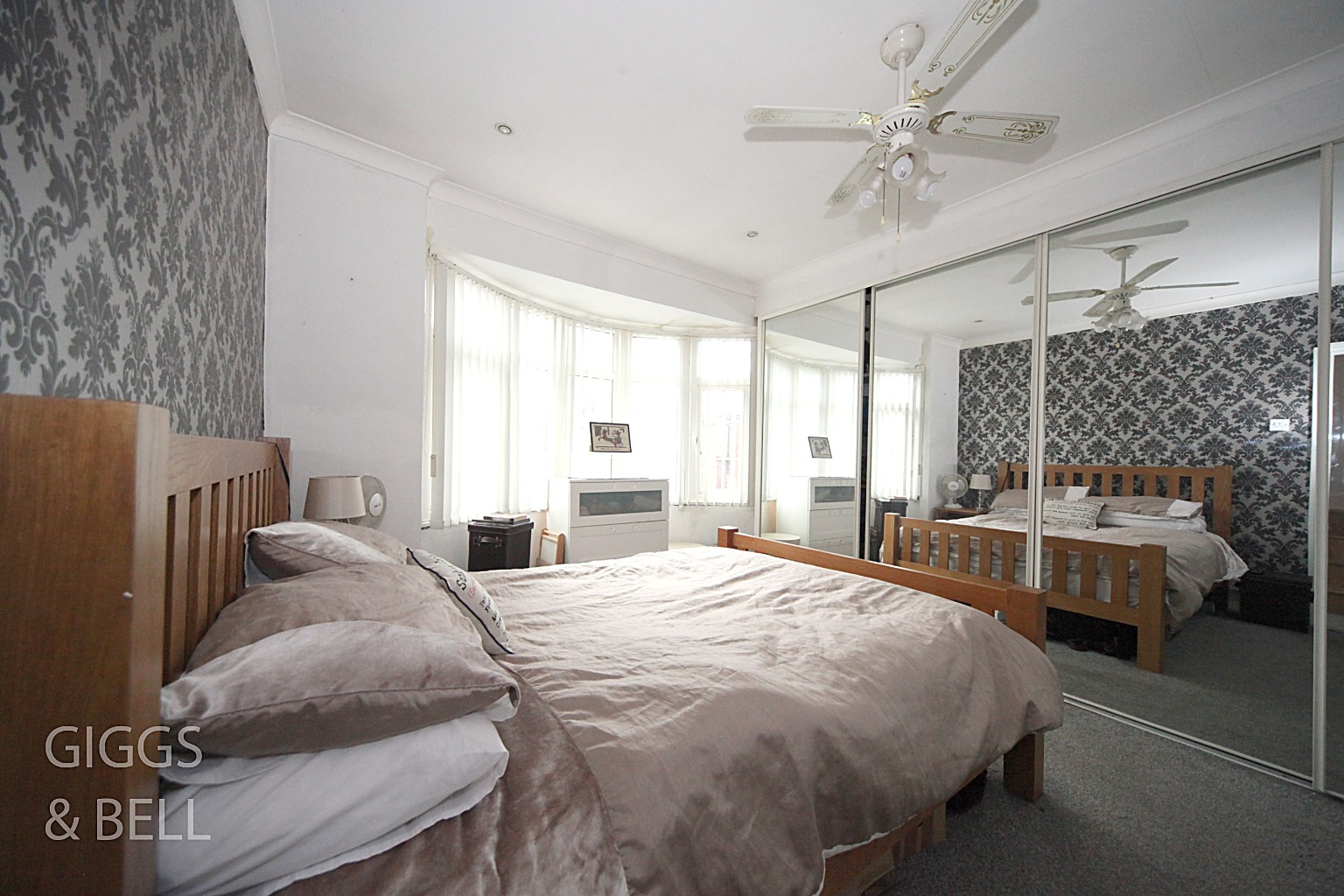 3 bed semi-detached house for sale in Colin Road, Luton  - Property Image 7