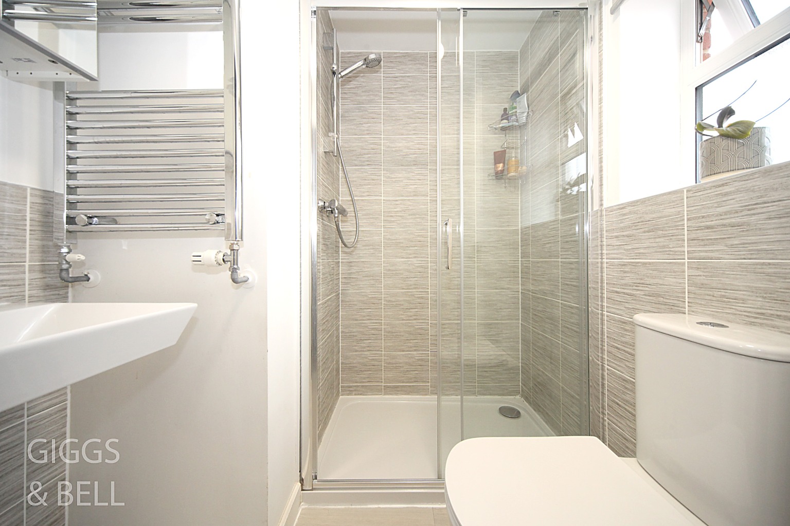 3 bed detached house for sale, Luton  - Property Image 12