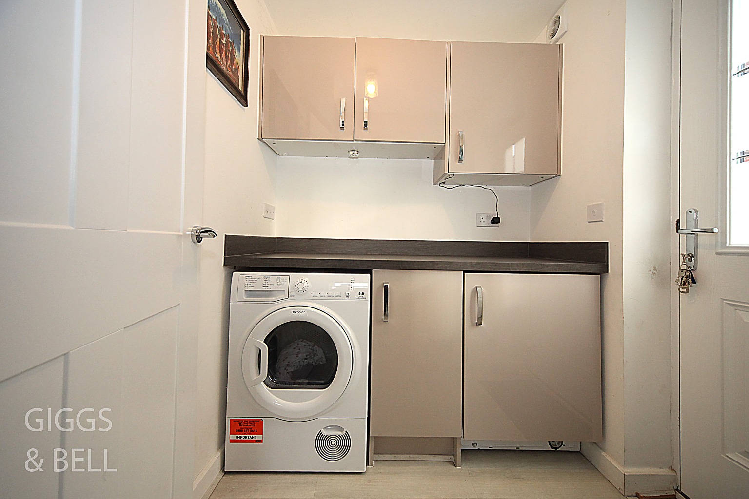 3 bed detached house for sale, Luton  - Property Image 8