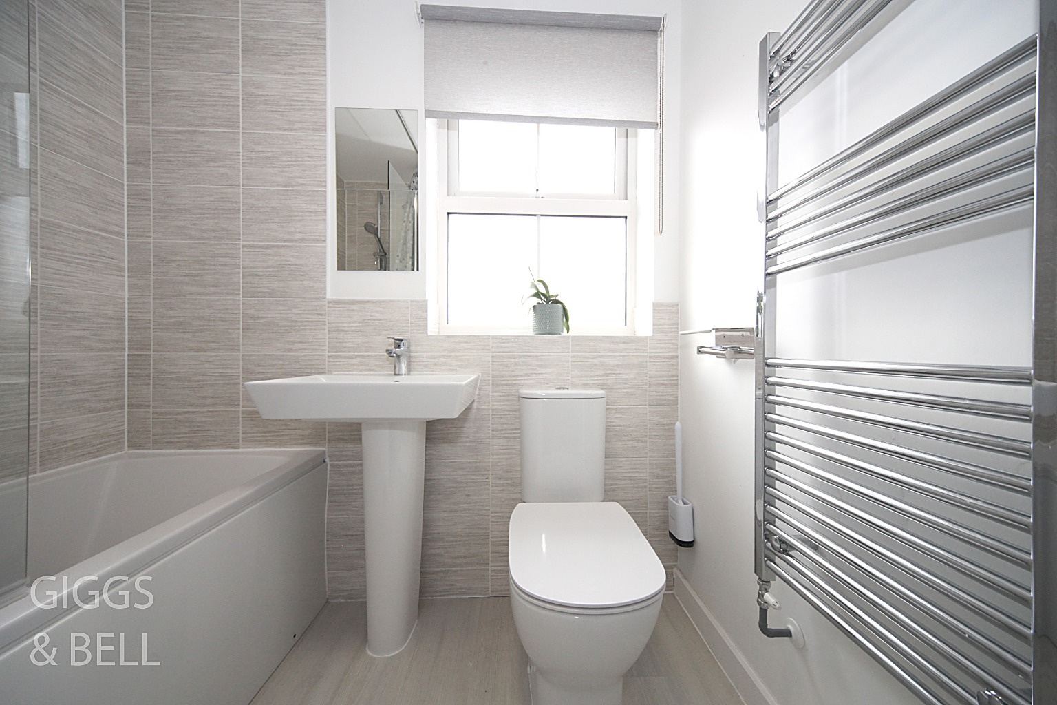 3 bed detached house for sale, Luton  - Property Image 14