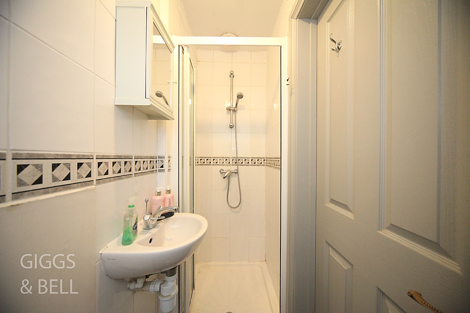 2 bed maisonette for sale in Farley Hill, Luton  - Property Image 11