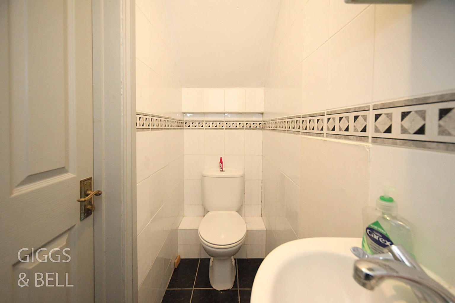 2 bed maisonette for sale in Farley Hill, Luton  - Property Image 12