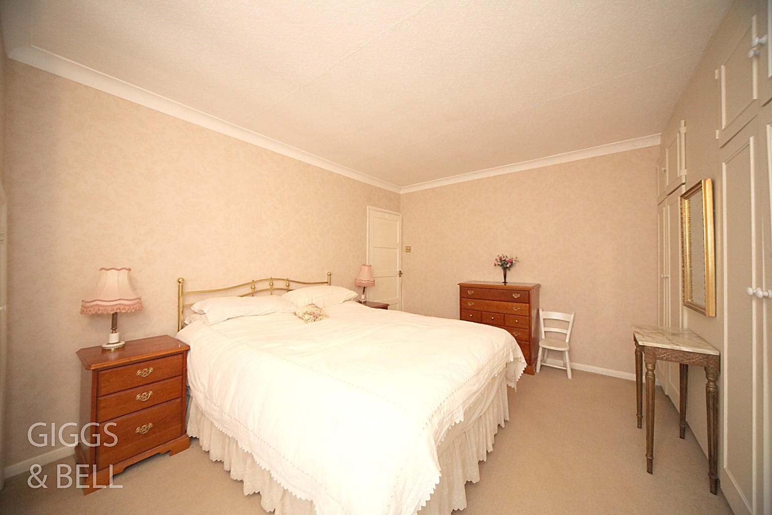 4 bed semi-detached house for sale in Bushmead Road, Luton  - Property Image 14