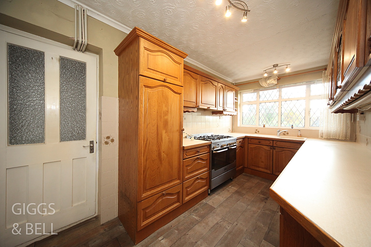 4 bed semi-detached house for sale in Bushmead Road, Luton  - Property Image 6