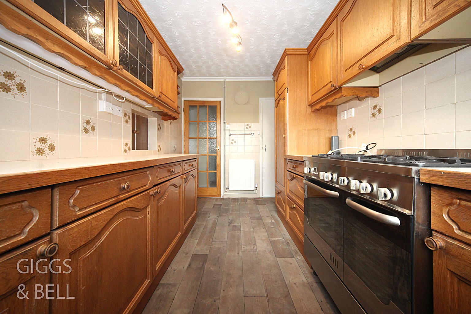 4 bed semi-detached house for sale in Bushmead Road, Luton 6