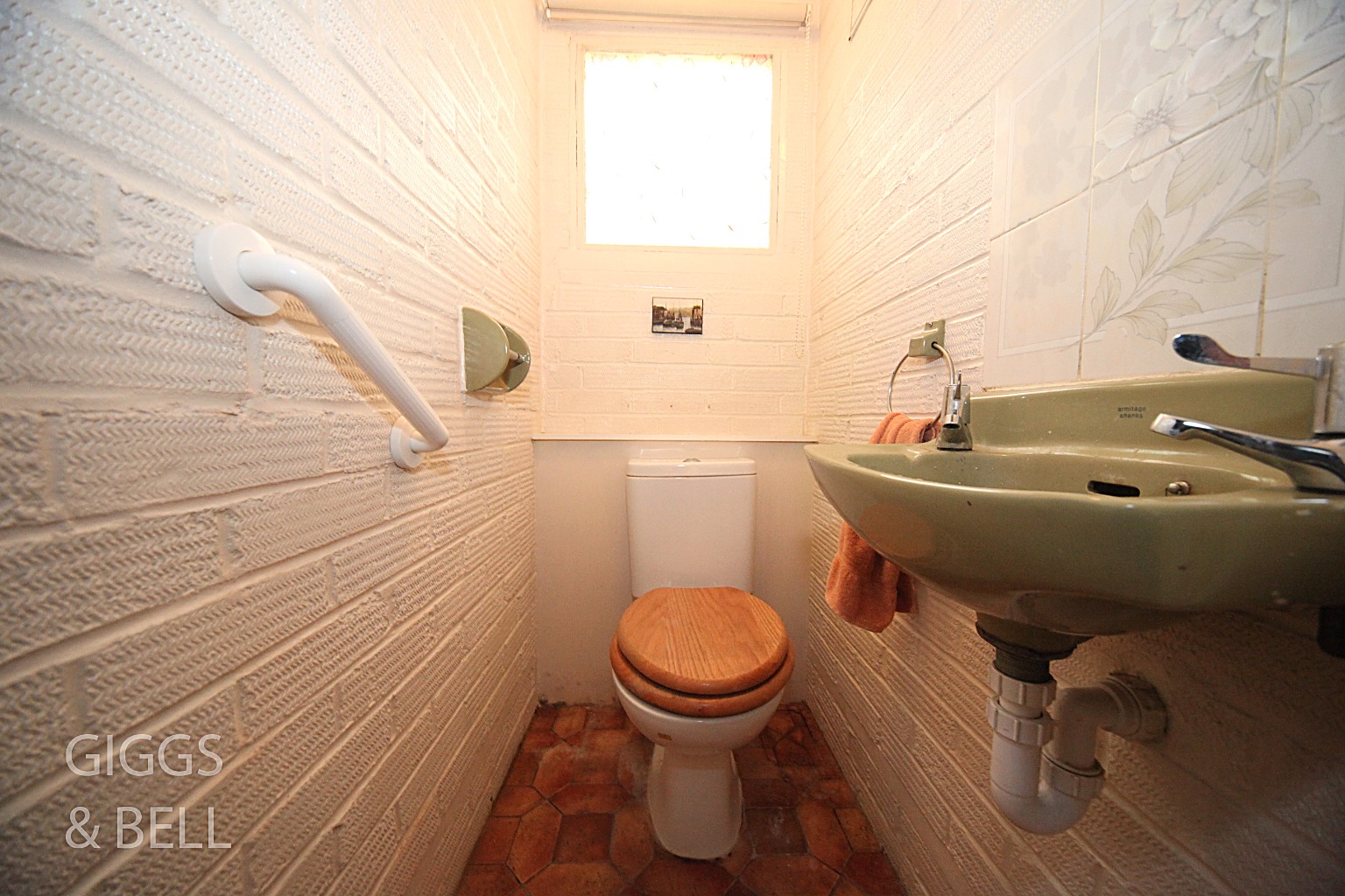 4 bed semi-detached house for sale in Bushmead Road, Luton  - Property Image 9