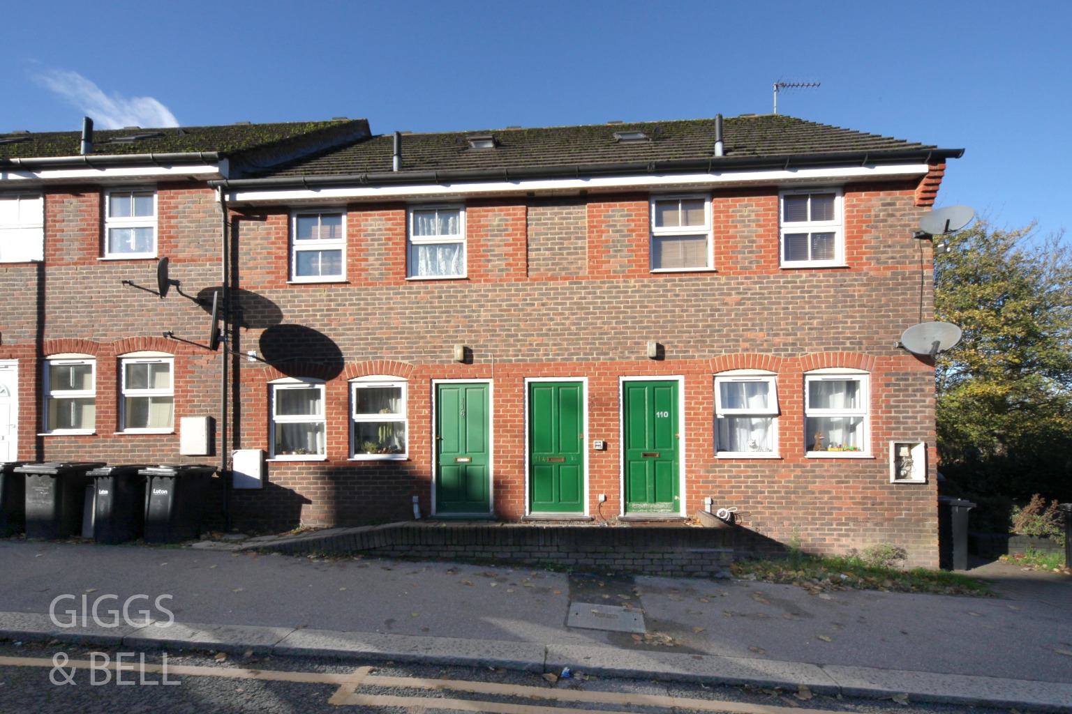 2 bed flat for sale in Albert Road, Luton - Property Image 1