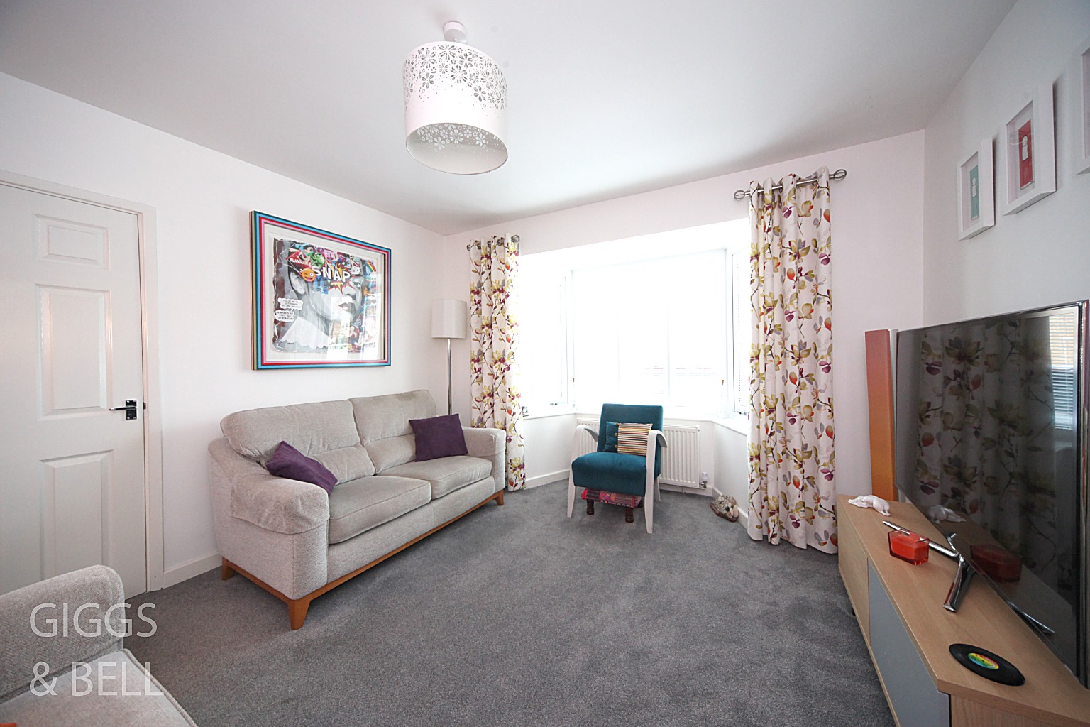 3 bed semi-detached house for sale in Exton Avenue, Luton  - Property Image 5