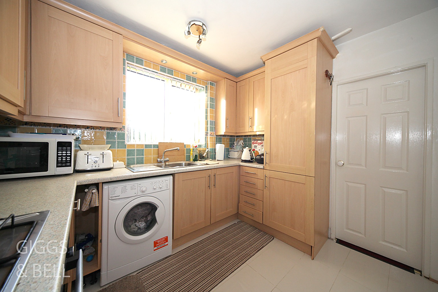 3 bed semi-detached house for sale in Brunel Road, Luton  - Property Image 6