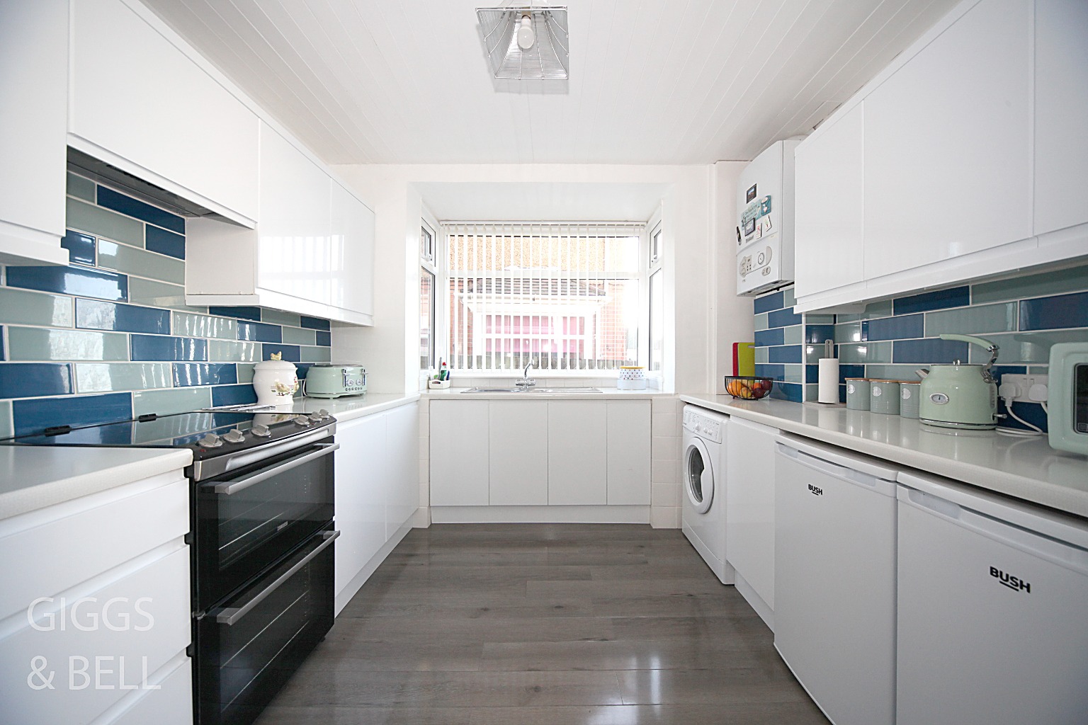 3 bed semi-detached house for sale in Rutland Crescent, Luton  - Property Image 5