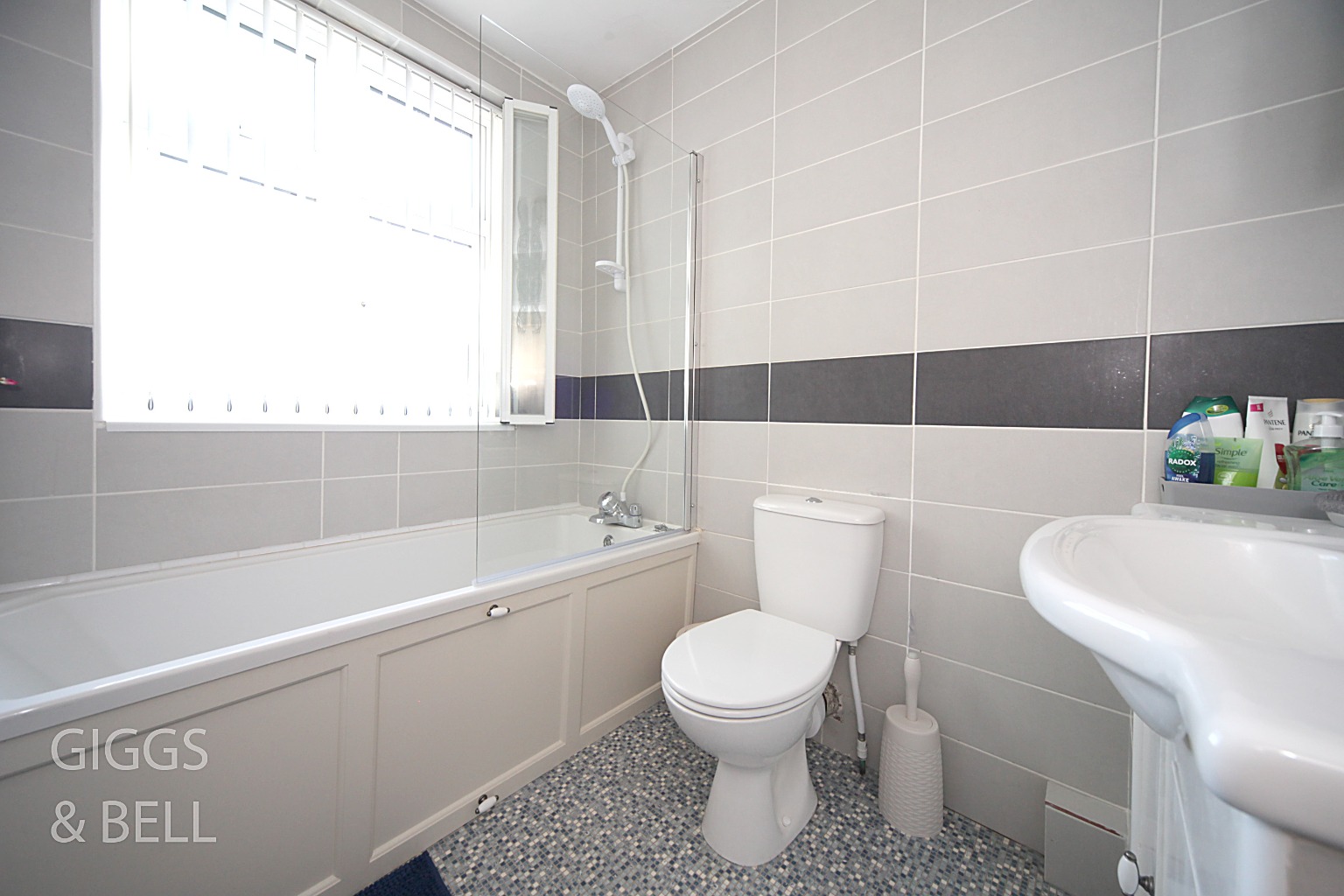 3 bed semi-detached house for sale in Rutland Crescent, Luton  - Property Image 13