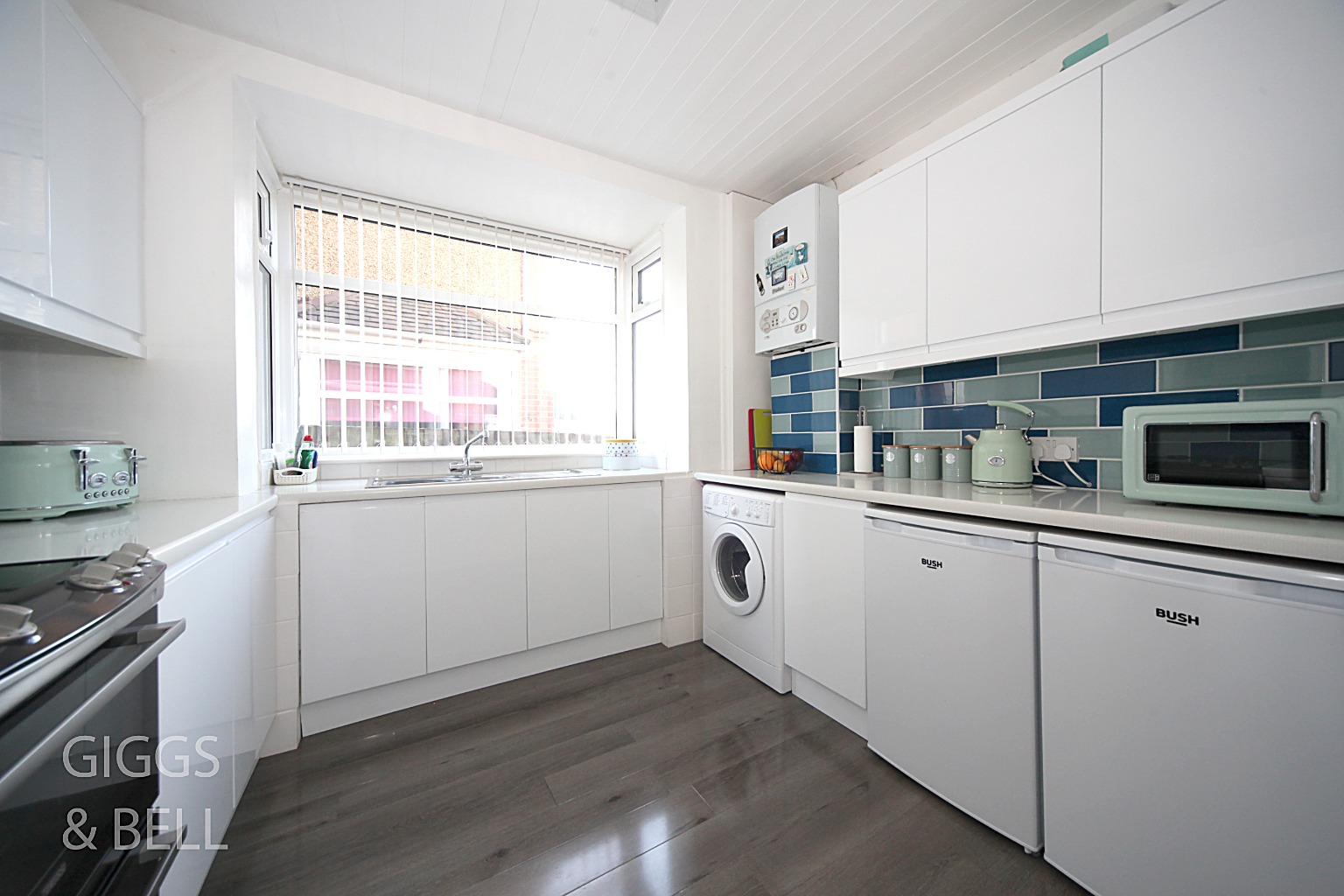 3 bed semi-detached house for sale in Rutland Crescent, Luton 5