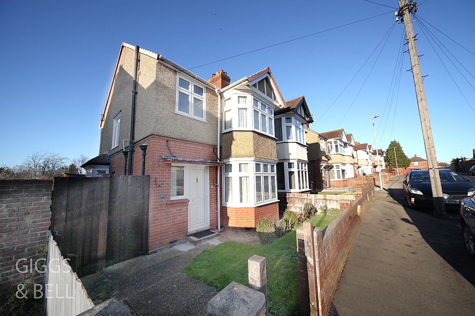 3 bed semi-detached house for sale in Rutland Crescent, Luton  - Property Image 1