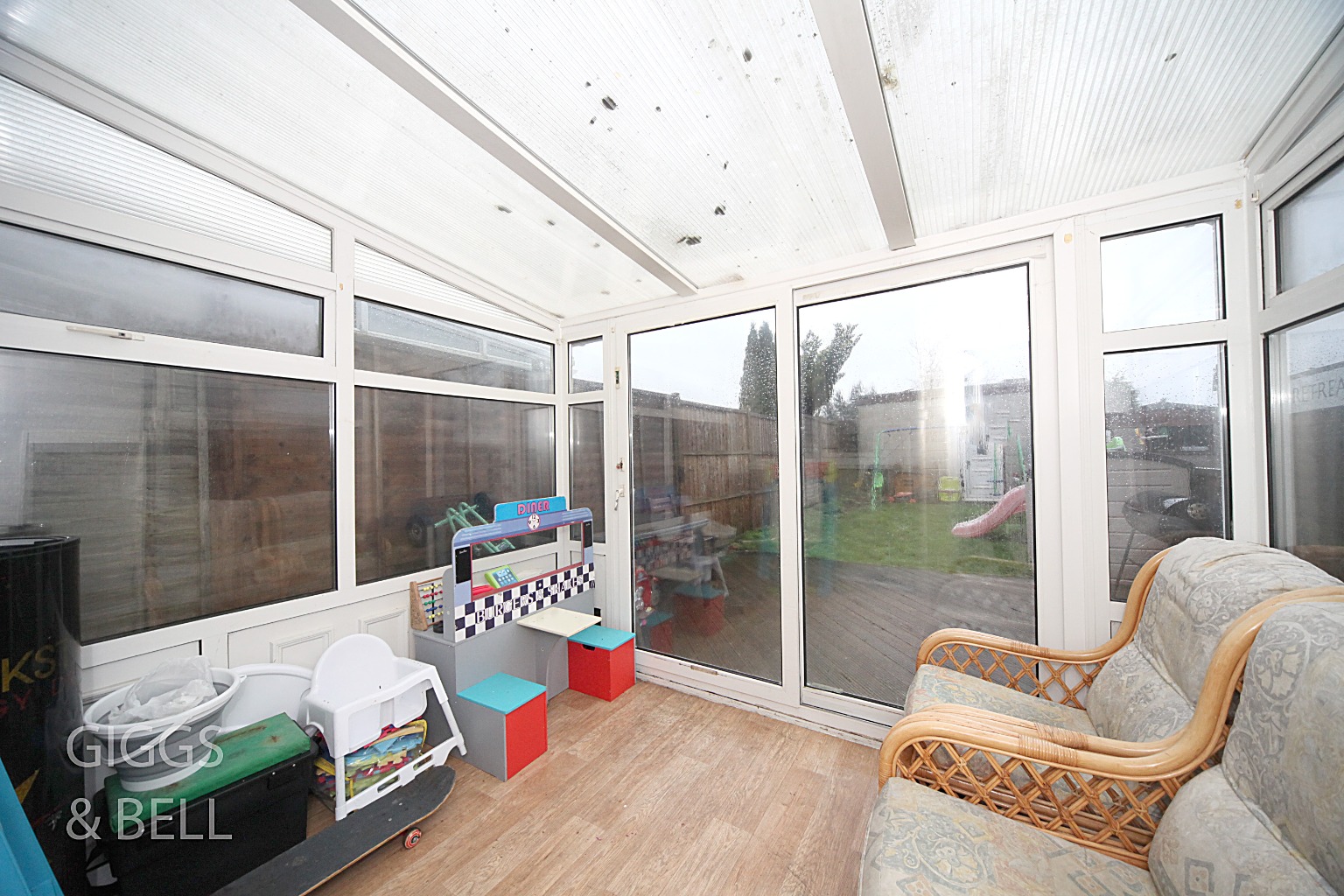 2 bed terraced house for sale in Peartree Road, Luton  - Property Image 6