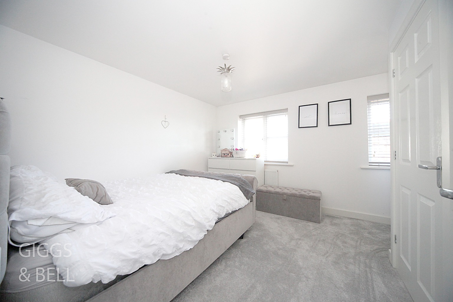 2 bed semi-detached house for sale in Wilson Close, Hitchin  - Property Image 8