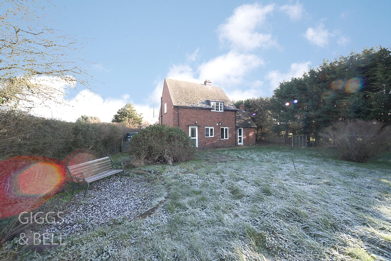 3 bed cottage for sale in West Street, Luton 17