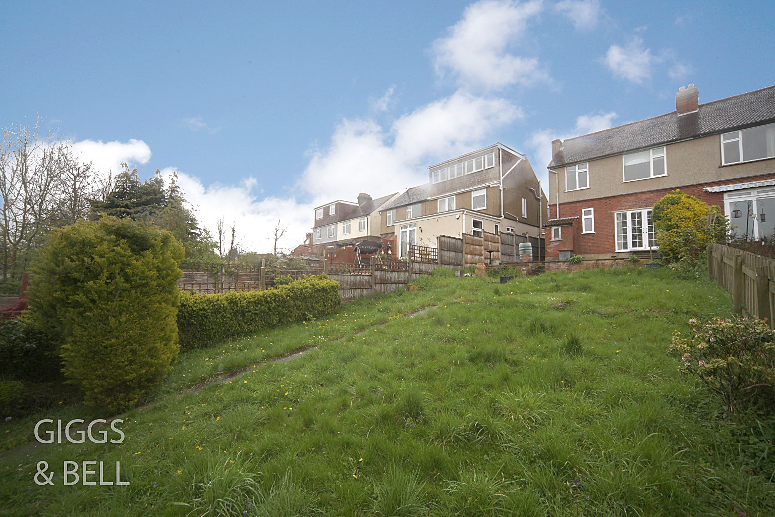 3 bed semi-detached house for sale in Rutland Crescent, Luton 18