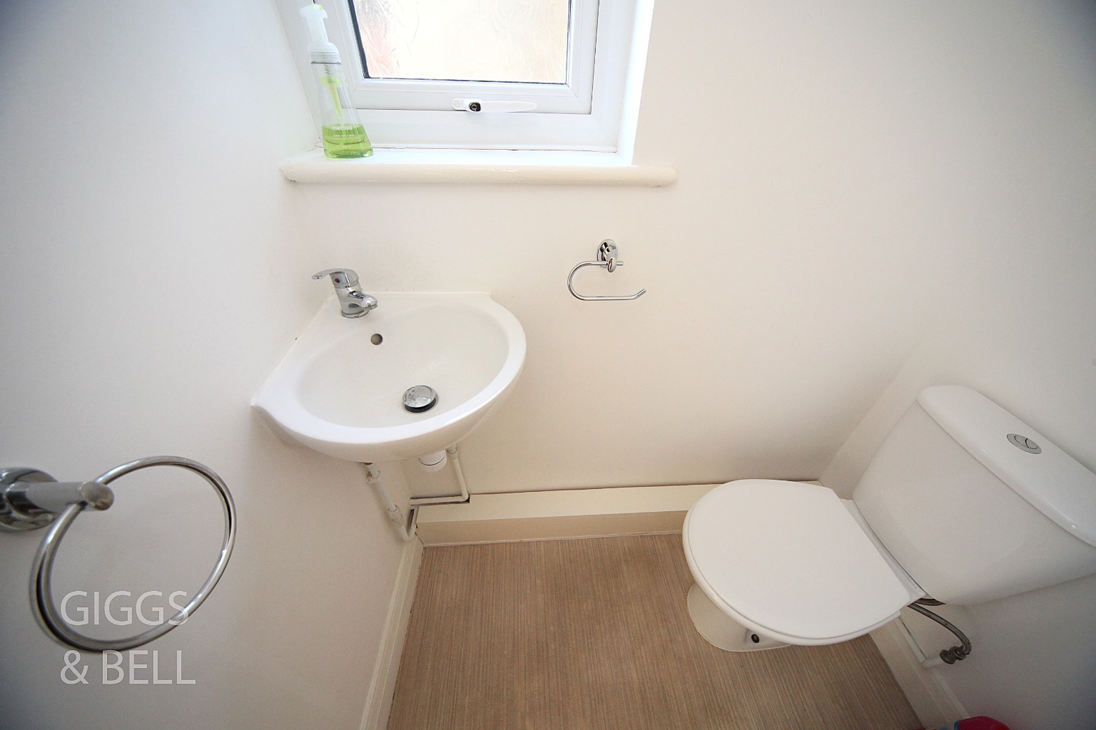 3 bed semi-detached house for sale in Felstead Way, Luton  - Property Image 10