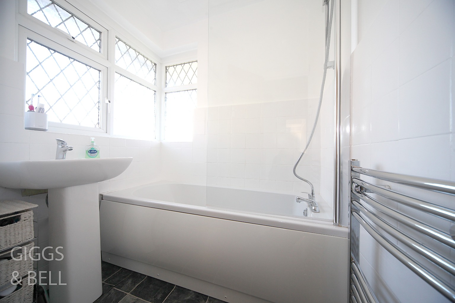 3 bed semi-detached house for sale in Felstead Way, Luton  - Property Image 18