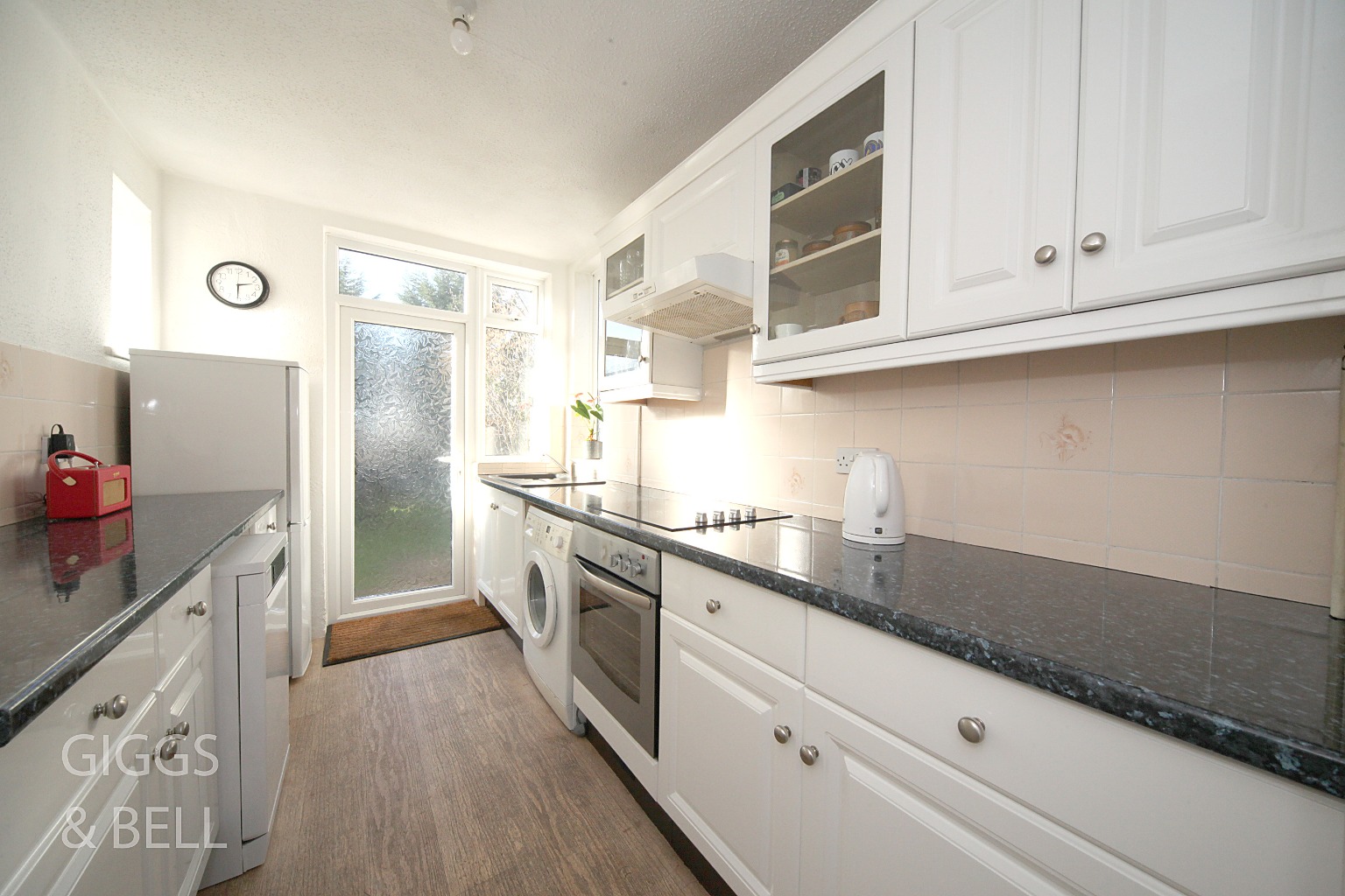 3 bed semi-detached house for sale in Felstead Way, Luton  - Property Image 8