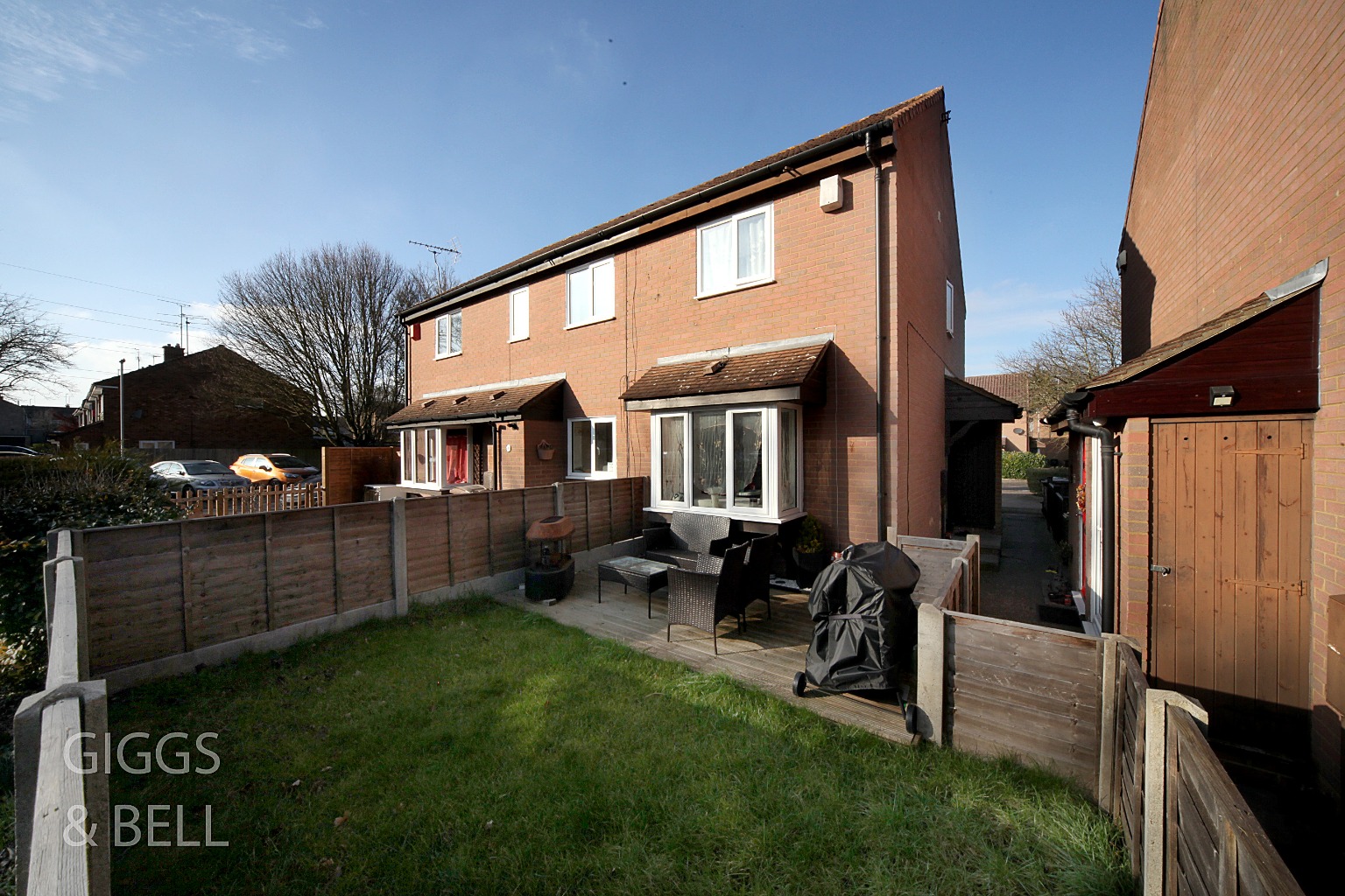 2 bed terraced house for sale in Copperfields, Luton  - Property Image 1