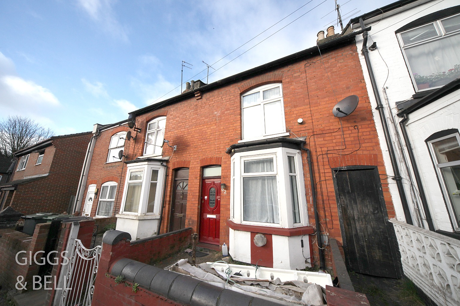 2 bed terraced house for sale in Salisbury Road, Luton  - Property Image 1