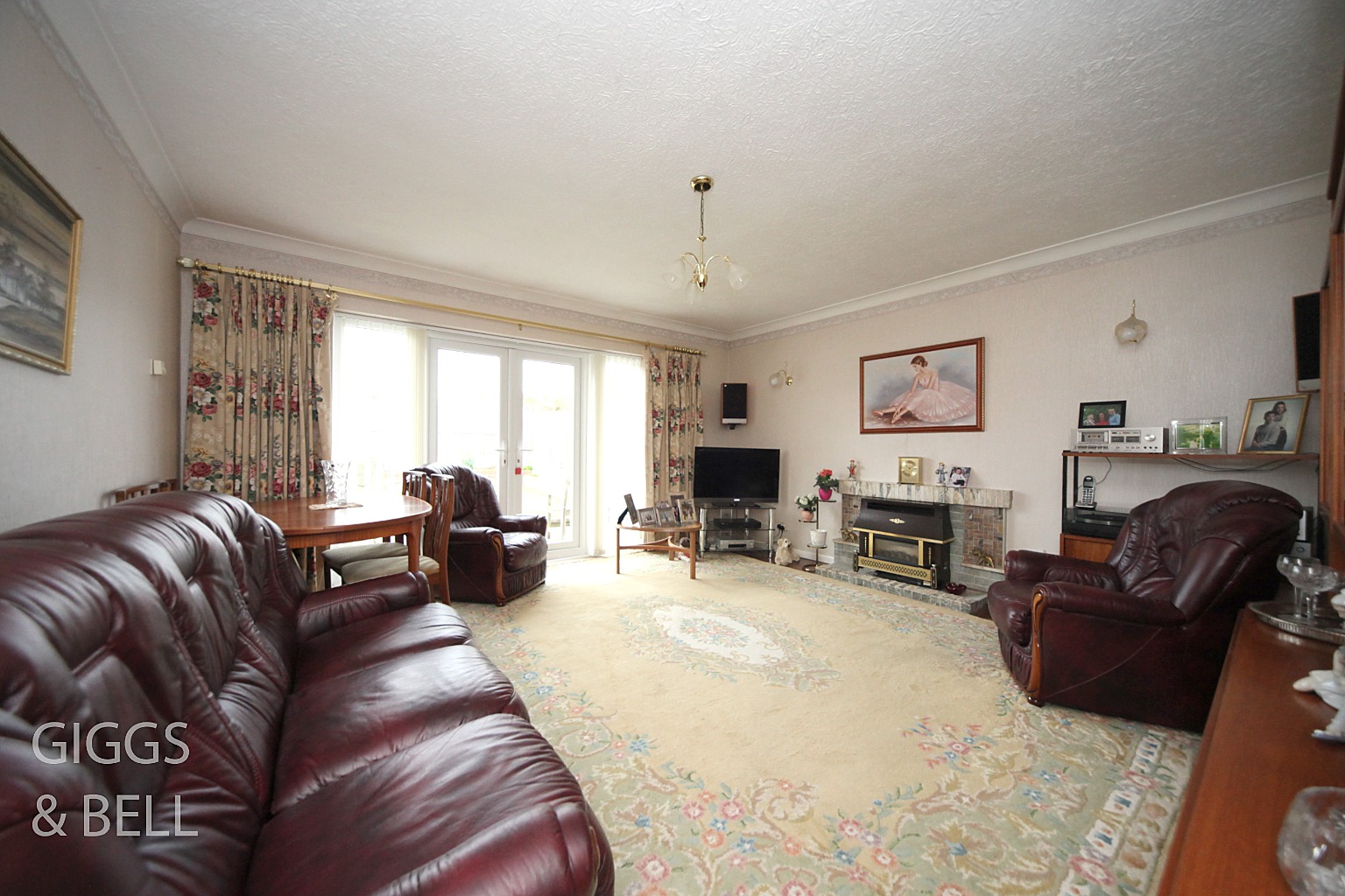 2 bed detached bungalow for sale in Eldon Road, Luton  - Property Image 2