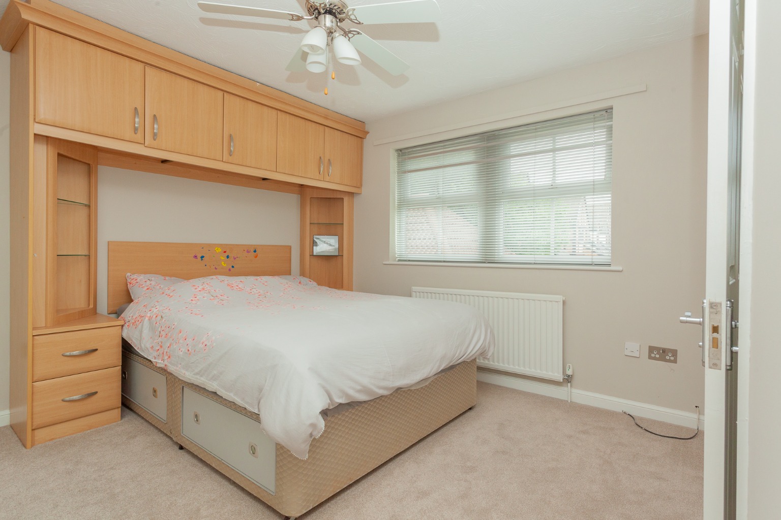 4 bed detached house for sale in Elvington Gardens, Luton  - Property Image 11