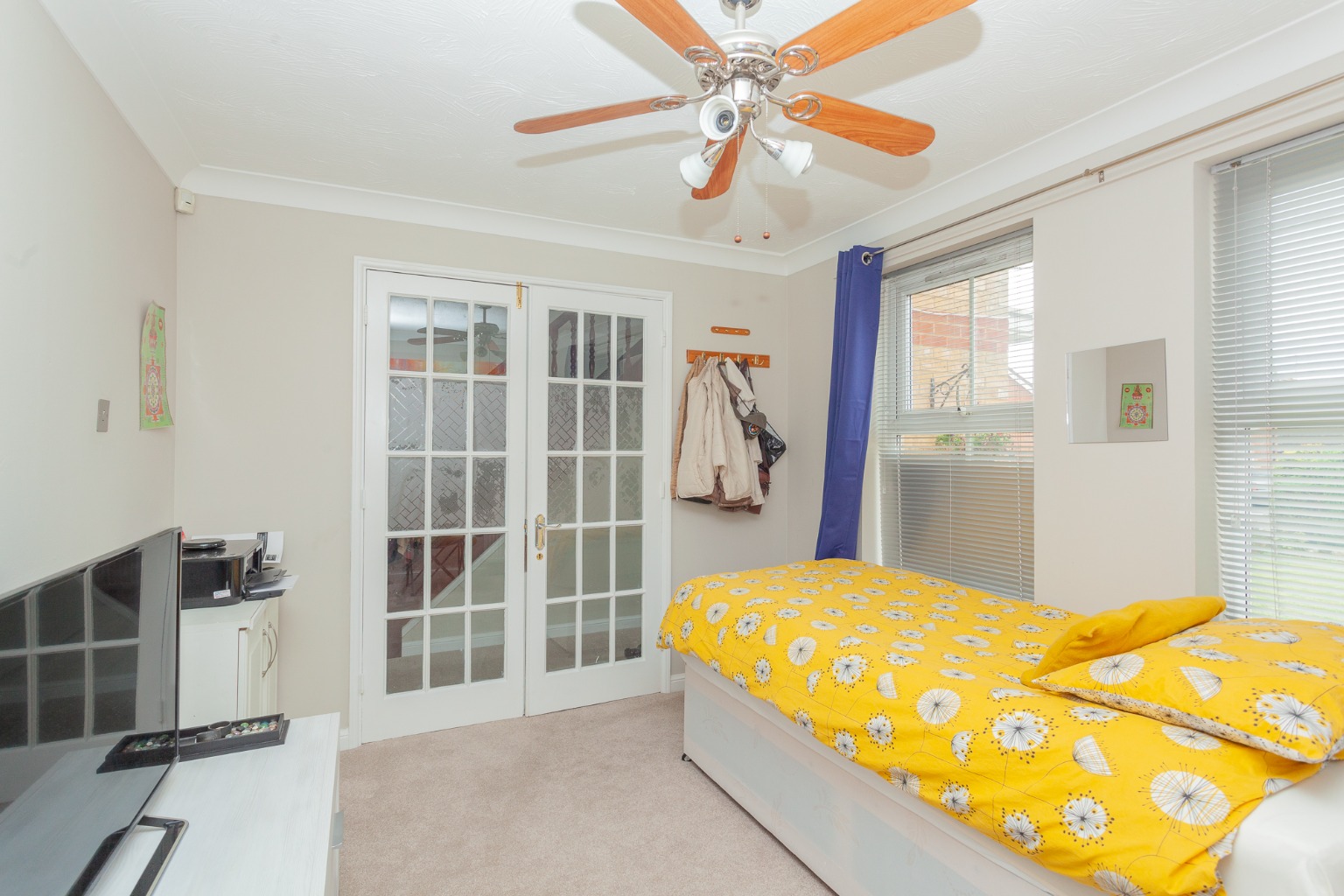 4 bed detached house for sale in Elvington Gardens, Luton 9