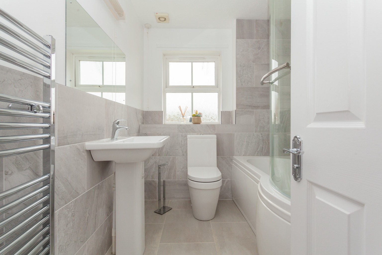 4 bed detached house for sale in Elvington Gardens, Luton 17