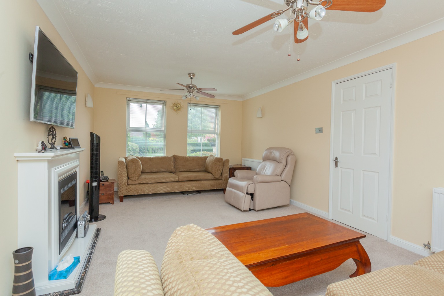 4 bed detached house for sale in Elvington Gardens, Luton 6